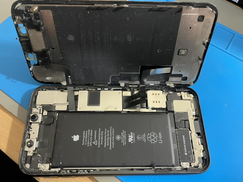 Apple okosóra és tablet szervizelés